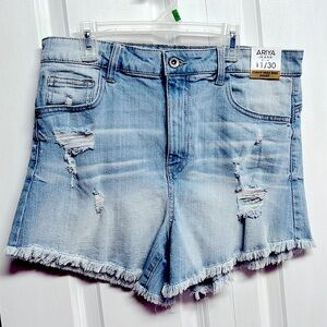 Ariya Jeans Light Blue Distressed 5 Pocket Curvy High Rise Shorts Jr Size 11 NWT
